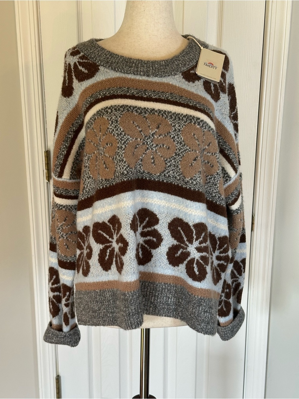 Faherty Topanga Canyon Crewneck Sweater NWT M - Picture 3 of 11